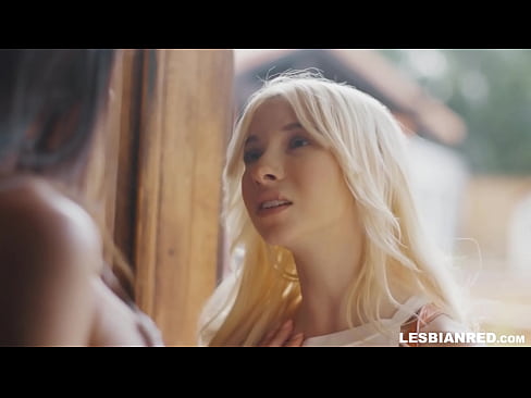 ❤️ Tüdruk tuleb paar kuud hiljem koju ja jõuab sööma oma kasuema tussu Pornovideo at us et.porno24-7.ru