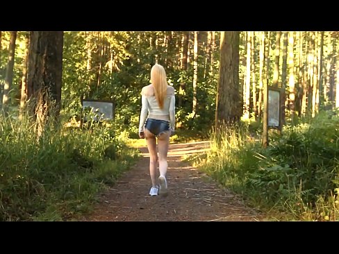❤️ Ilus naine liigub aeglaselt, mitte alasti video Pornovideo at us et.porno24-7.ru